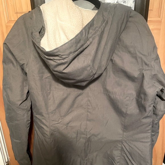 Columbia Women’s Winter Jacket - Picture 3 of 4